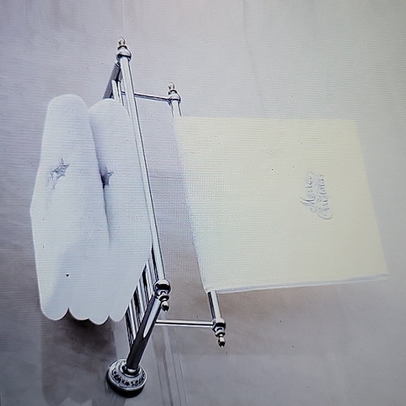 Quera 2 pack Christmas Hand Towels 100% cotton White Gray embroidery 14x30" New - Picture 3 of 9